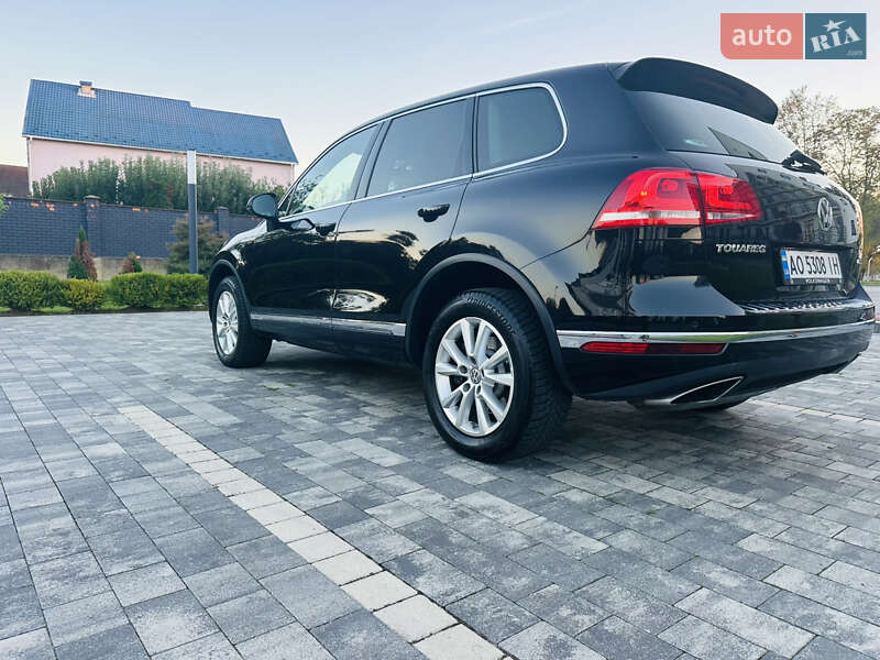 Внедорожник / Кроссовер Volkswagen Touareg 2017 в Мукачево