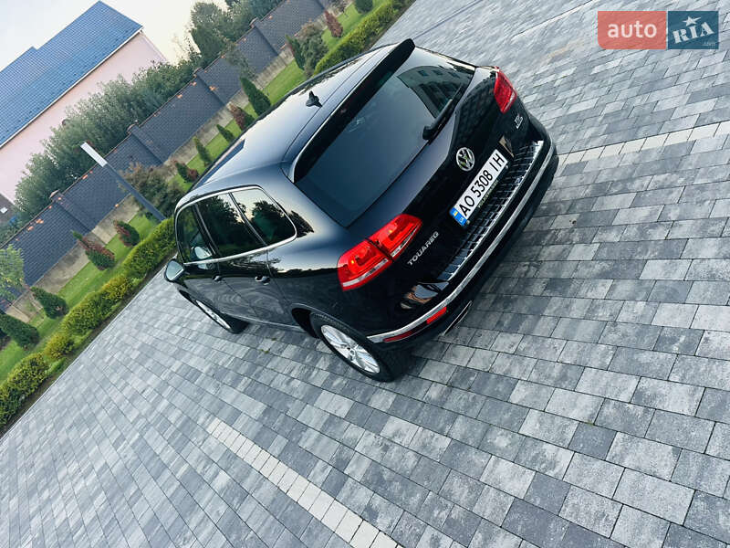 Внедорожник / Кроссовер Volkswagen Touareg 2017 в Мукачево