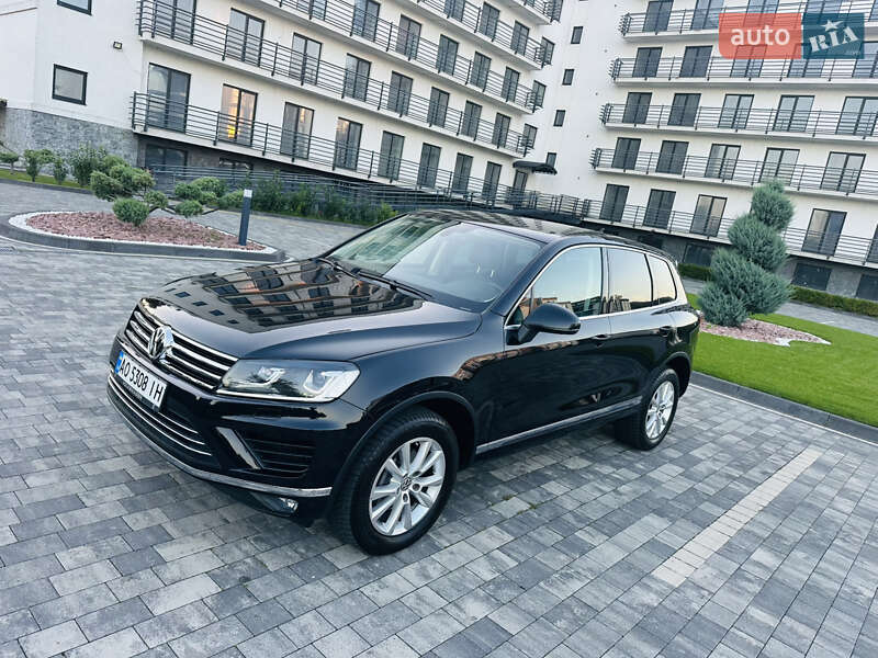 Внедорожник / Кроссовер Volkswagen Touareg 2017 в Мукачево