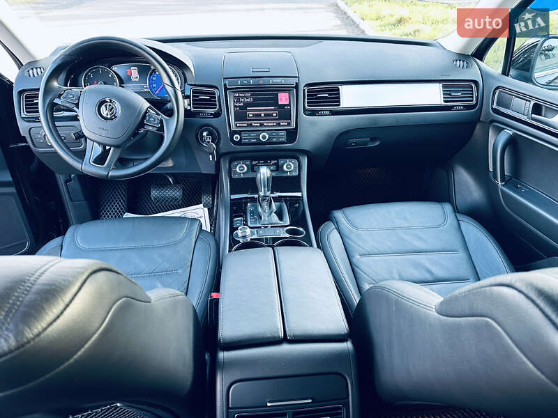 Внедорожник / Кроссовер Volkswagen Touareg 2017 в Мукачево