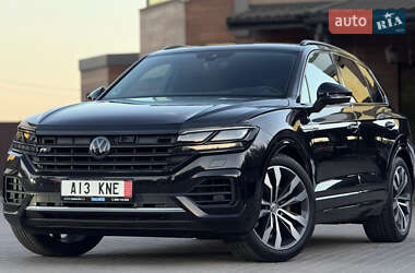 Позашляховик / Кросовер Volkswagen Touareg 2019 в Рівному