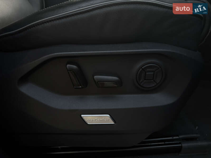 Внедорожник / Кроссовер Volkswagen Touareg 2019 в Ровно