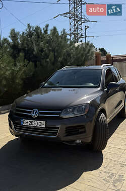 Позашляховик / Кросовер Volkswagen Touareg 2012 в Одесі