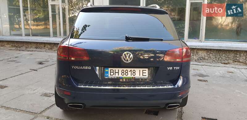 Внедорожник / Кроссовер Volkswagen Touareg 2012 в Черноморске