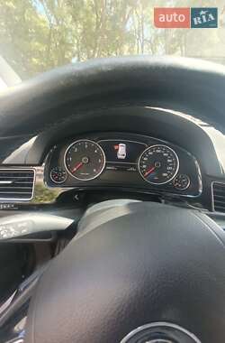 Внедорожник / Кроссовер Volkswagen Touareg 2015 в Одессе