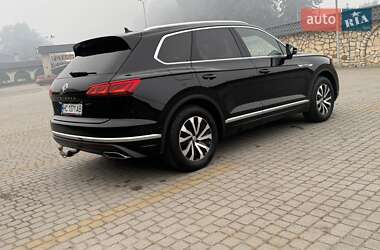 Внедорожник / Кроссовер Volkswagen Touareg 2019 в 