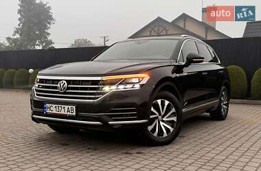 Внедорожник / Кроссовер Volkswagen Touareg 2019 в 