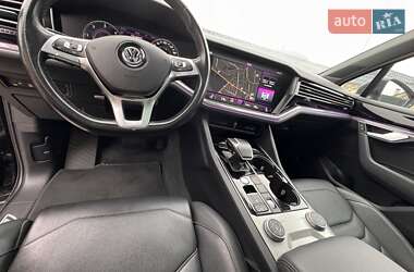 Внедорожник / Кроссовер Volkswagen Touareg 2019 в 