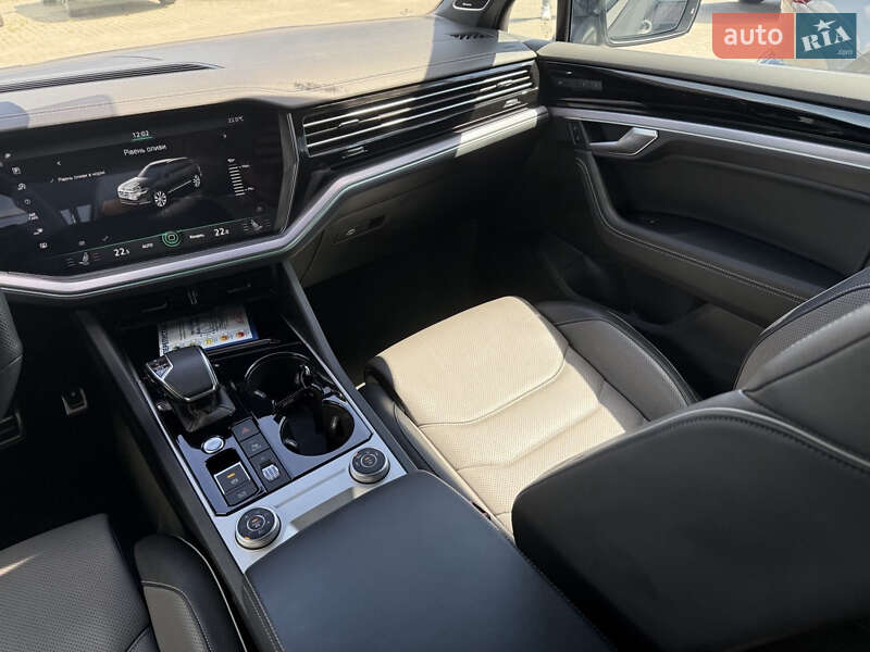 Внедорожник / Кроссовер Volkswagen Touareg 2023 в Черновцах
