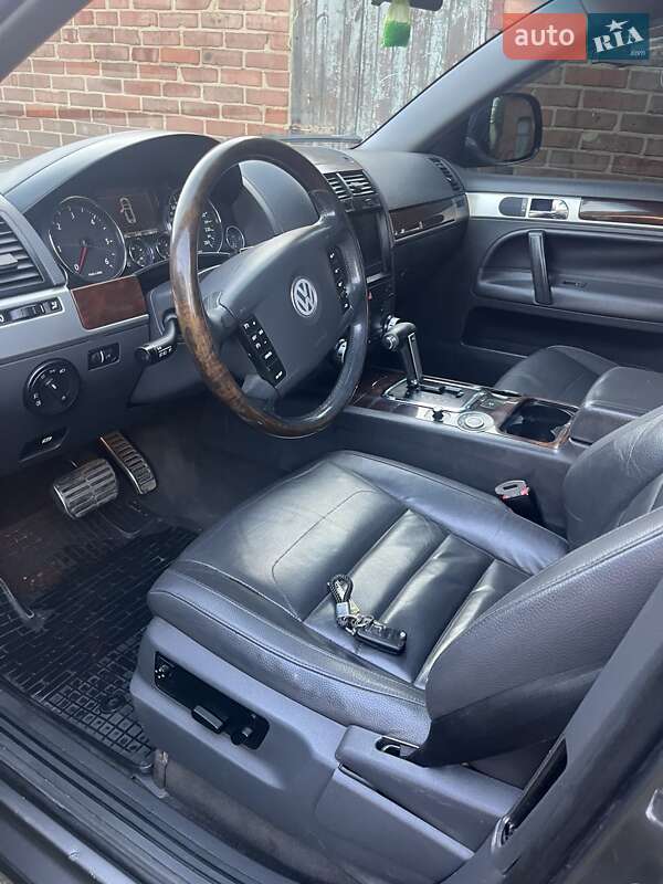Внедорожник / Кроссовер Volkswagen Touareg 2008 в Славянске