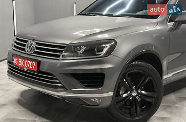 Внедорожник / Кроссовер Volkswagen Touareg 2016 в 