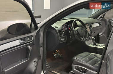 Внедорожник / Кроссовер Volkswagen Touareg 2016 в 