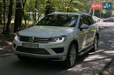 Внедорожник / Кроссовер Volkswagen Touareg 2017 в 