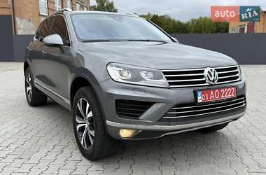 Позашляховик / Кросовер Volkswagen Touareg 2017 в Нововолинську
