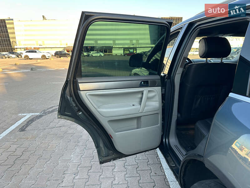 Внедорожник / Кроссовер Volkswagen Touareg 2009 в Житомире