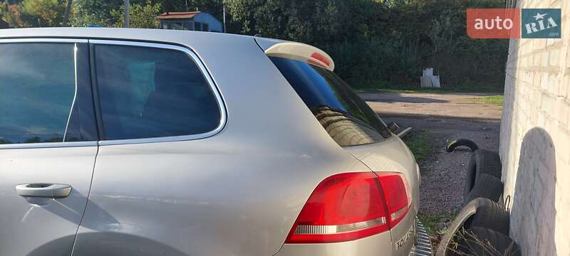 Внедорожник / Кроссовер Volkswagen Touareg 2014 в Львове