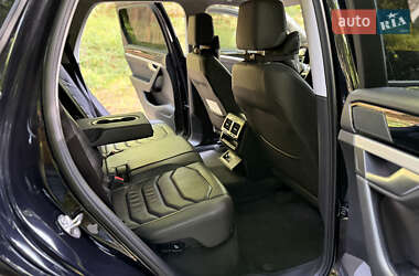 Внедорожник / Кроссовер Volkswagen Touareg 2019 в 