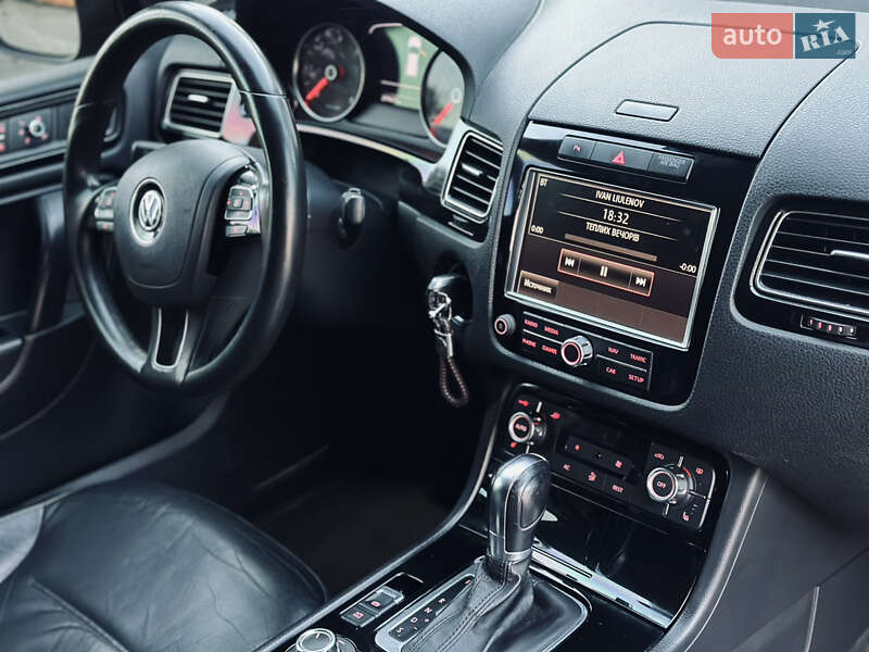 Позашляховик / Кросовер Volkswagen Touareg 2010 в Вінниці