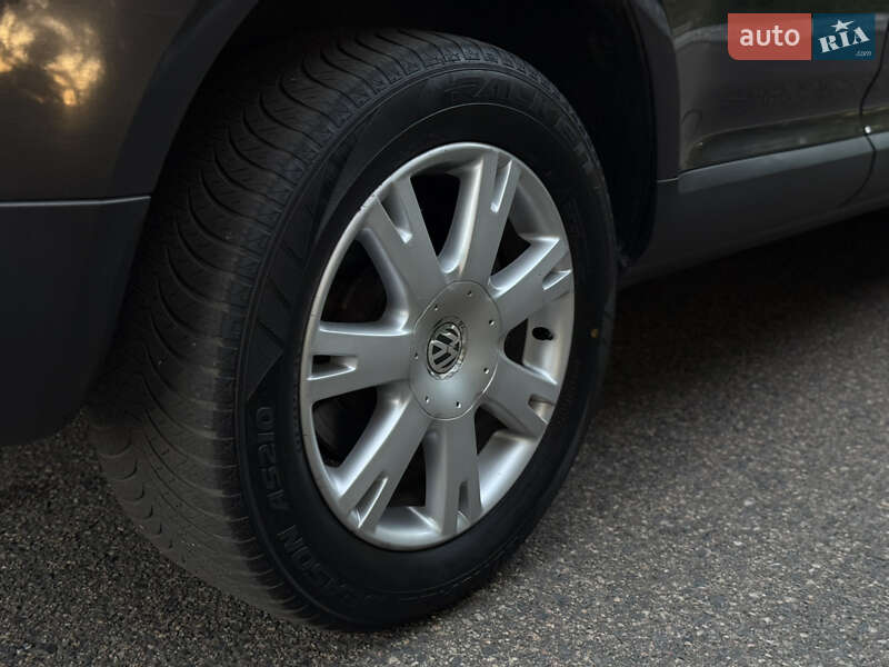 Внедорожник / Кроссовер Volkswagen Touareg 2008 в Смеле