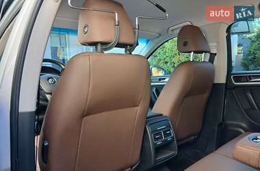 Внедорожник / Кроссовер Volkswagen Touareg 2012 в 