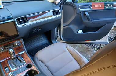 Внедорожник / Кроссовер Volkswagen Touareg 2012 в 
