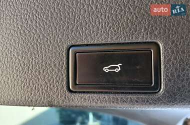 Внедорожник / Кроссовер Volkswagen Touareg 2012 в 