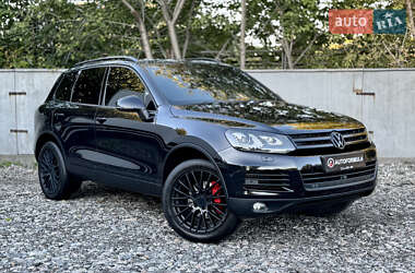 Внедорожник / Кроссовер Volkswagen Touareg 2014 в Киеве