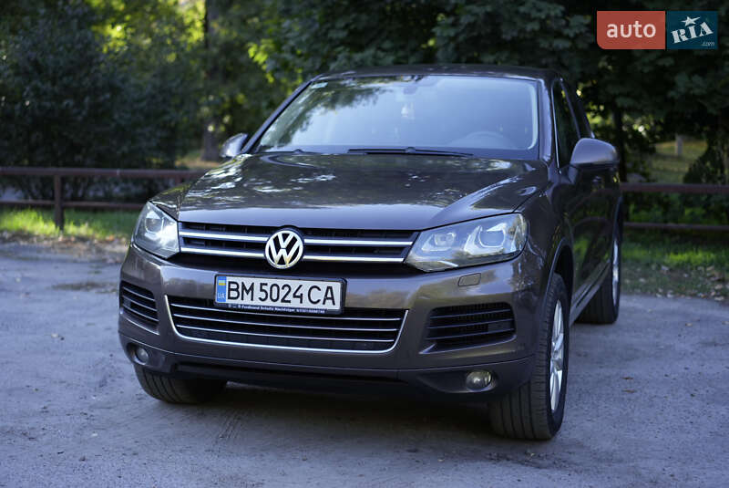 Внедорожник / Кроссовер Volkswagen Touareg 2010 в Сумах
