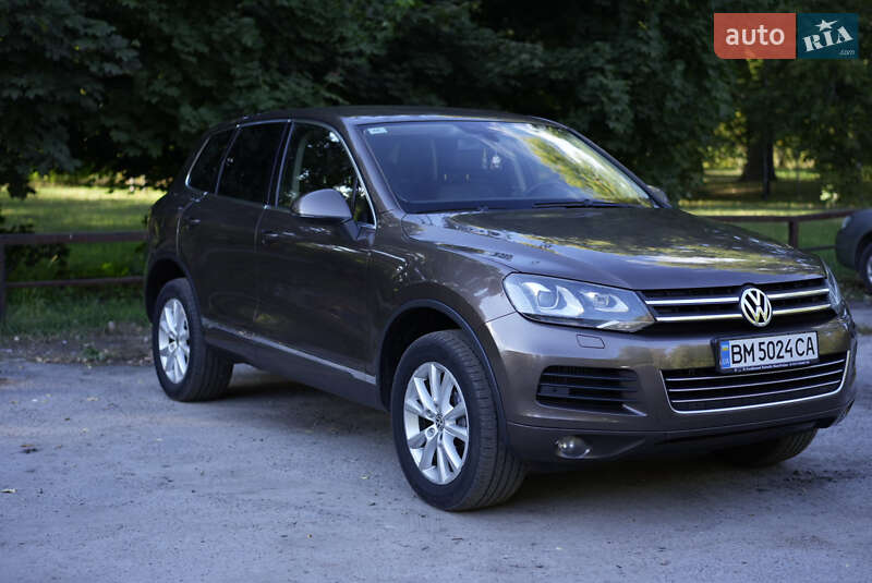 Внедорожник / Кроссовер Volkswagen Touareg 2010 в Сумах