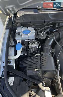 Внедорожник / Кроссовер Volkswagen Touareg 2015 в 