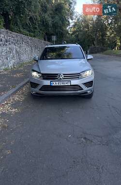Внедорожник / Кроссовер Volkswagen Touareg 2015 в 