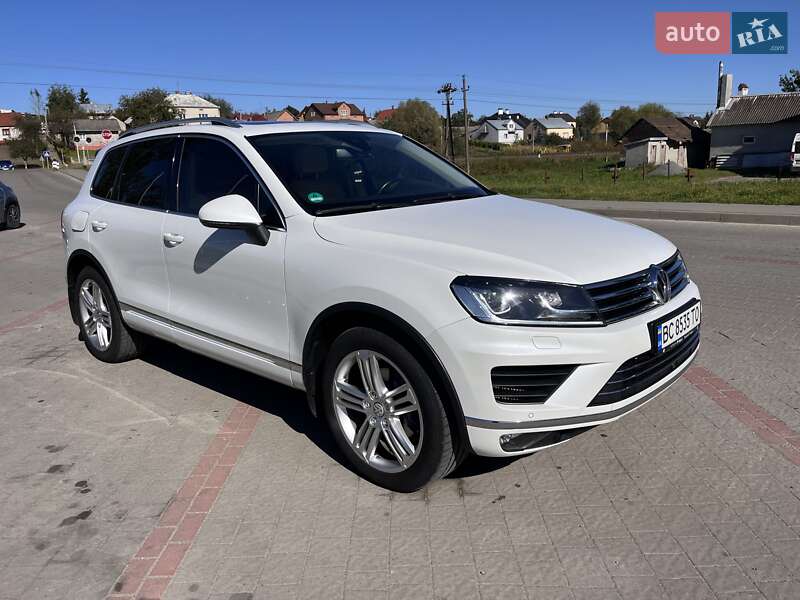 Внедорожник / Кроссовер Volkswagen Touareg 2016 в Львове