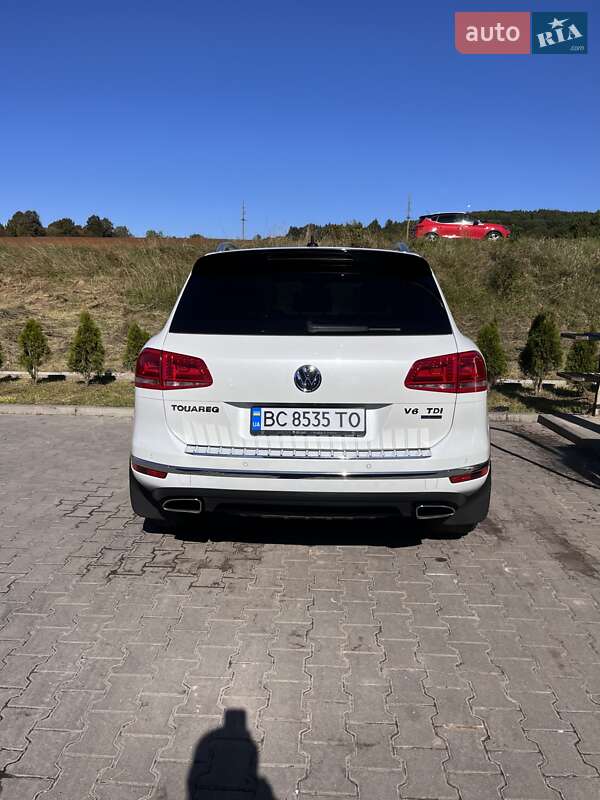 Внедорожник / Кроссовер Volkswagen Touareg 2016 в Львове