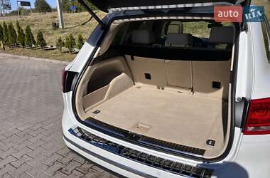 Внедорожник / Кроссовер Volkswagen Touareg 2016 в 