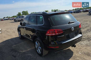 Внедорожник / Кроссовер Volkswagen Touareg 2011 в 