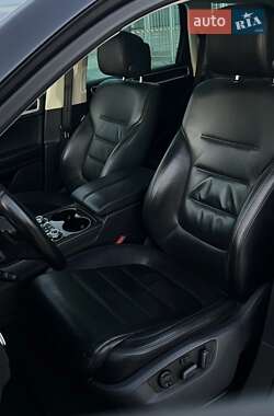 Позашляховик / Кросовер Volkswagen Touareg 2014 в  фото 63 Позашляховик / Кросовер Volkswagen Touareg 2014 в