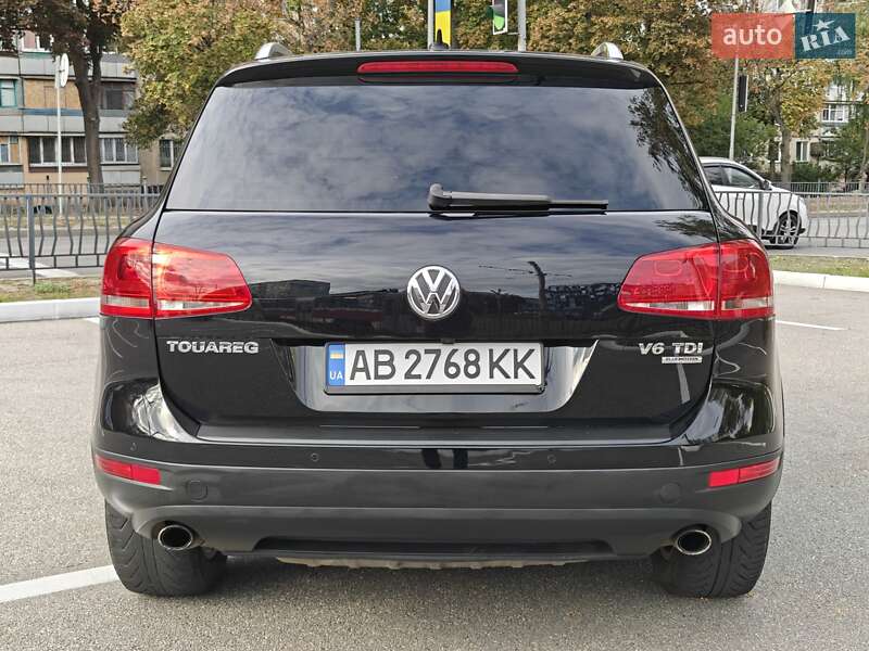 Внедорожник / Кроссовер Volkswagen Touareg 2010 в Харькове