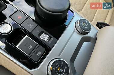 Внедорожник / Кроссовер Volkswagen Touareg 2022 в 