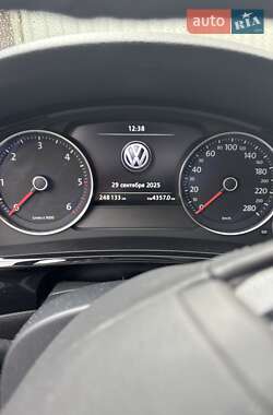 Внедорожник / Кроссовер Volkswagen Touareg 2013 в 