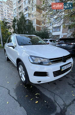 Позашляховик / Кросовер Volkswagen Touareg 2012 в Києві