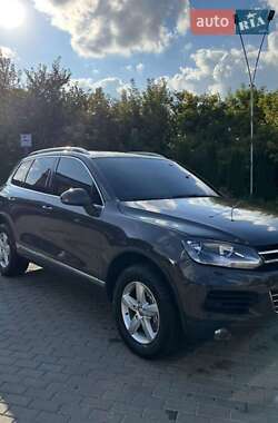 Внедорожник / Кроссовер Volkswagen Touareg 2012 в Житомире