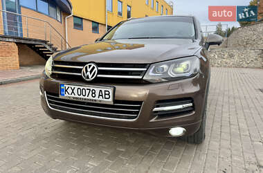 Внедорожник / Кроссовер Volkswagen Touareg 2012 в Харькове