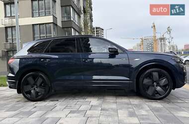 Внедорожник / Кроссовер Volkswagen Touareg 2023 в Киеве