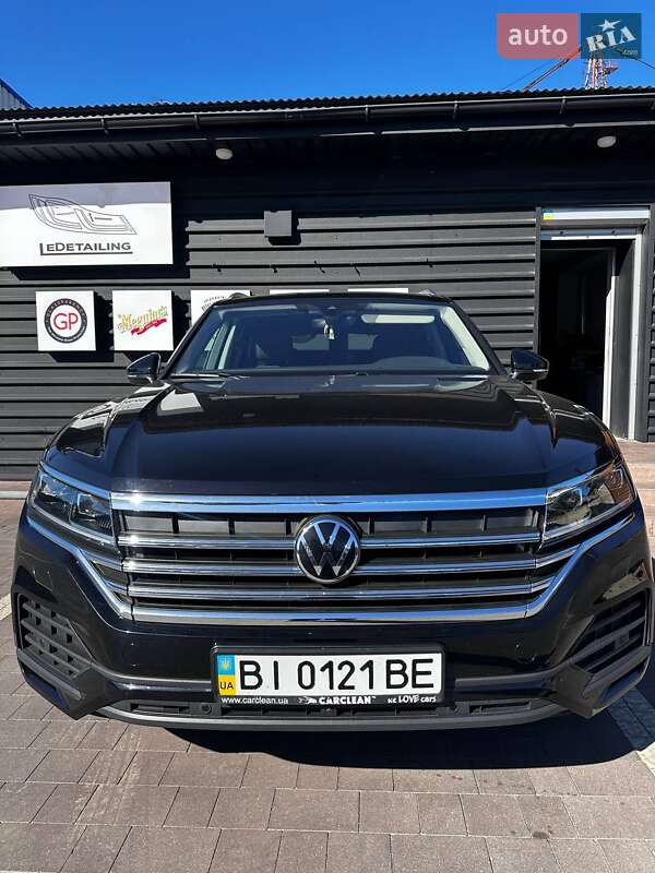 Внедорожник / Кроссовер Volkswagen Touareg 2021 в 