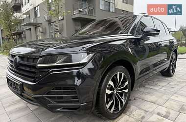 Позашляховик / Кросовер Volkswagen Touareg 2021 в Києві