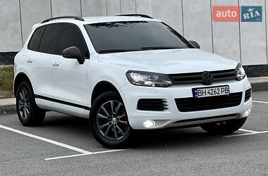 Позашляховик / Кросовер Volkswagen Touareg 2012 в Києві