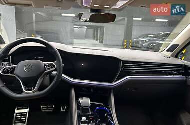 Позашляховик / Кросовер Volkswagen Touareg 2024 в  фото 16 Позашляховик / Кросовер Volkswagen Touareg 2024 в