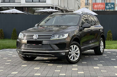 Внедорожник / Кроссовер Volkswagen Touareg 2017 в Ужгороде