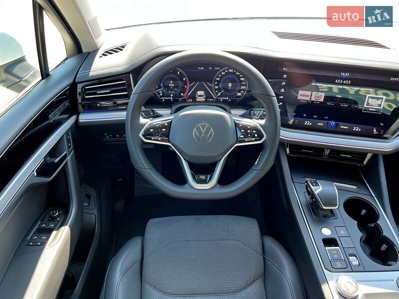 Внедорожник / Кроссовер Volkswagen Touareg 2020 в Чернигове