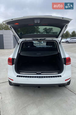 Внедорожник / Кроссовер Volkswagen Touareg 2012 в 